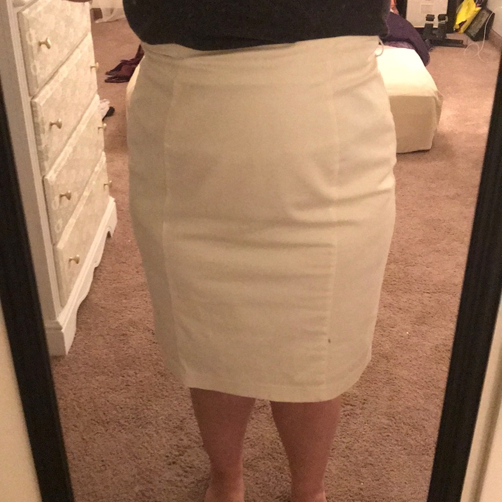 White pencil skirt